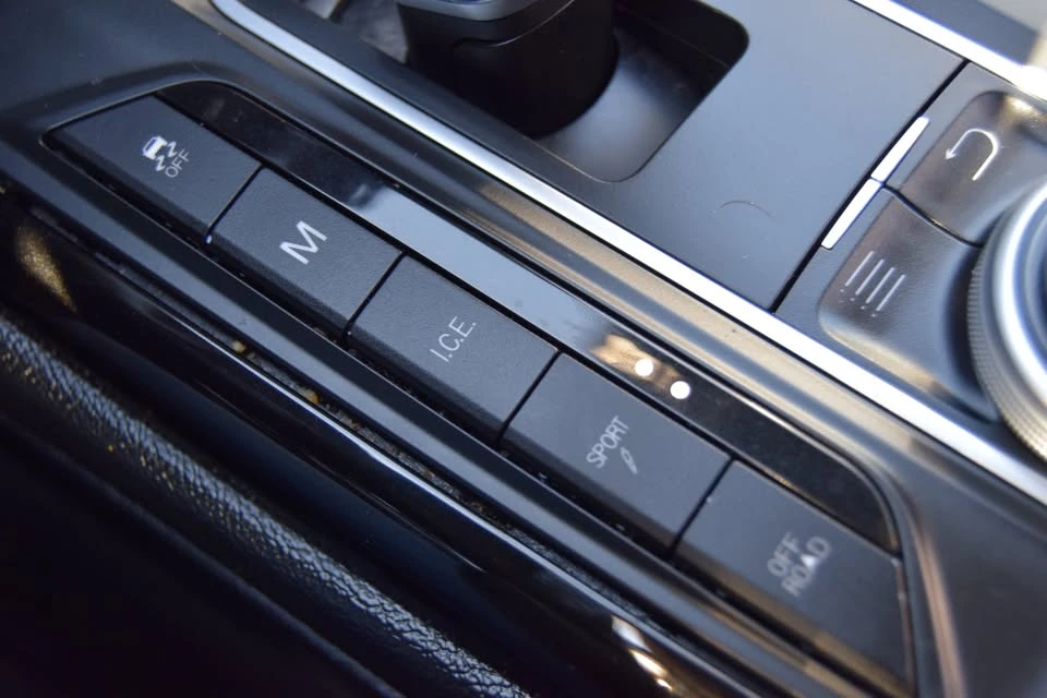 2017 Maserati Levante - Image 10 of 20