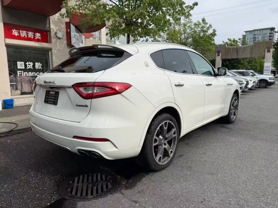 2017 Maserati Levante - Image 4 of 16