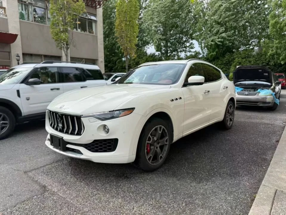 2017 Maserati Levante - Image 3 of 16