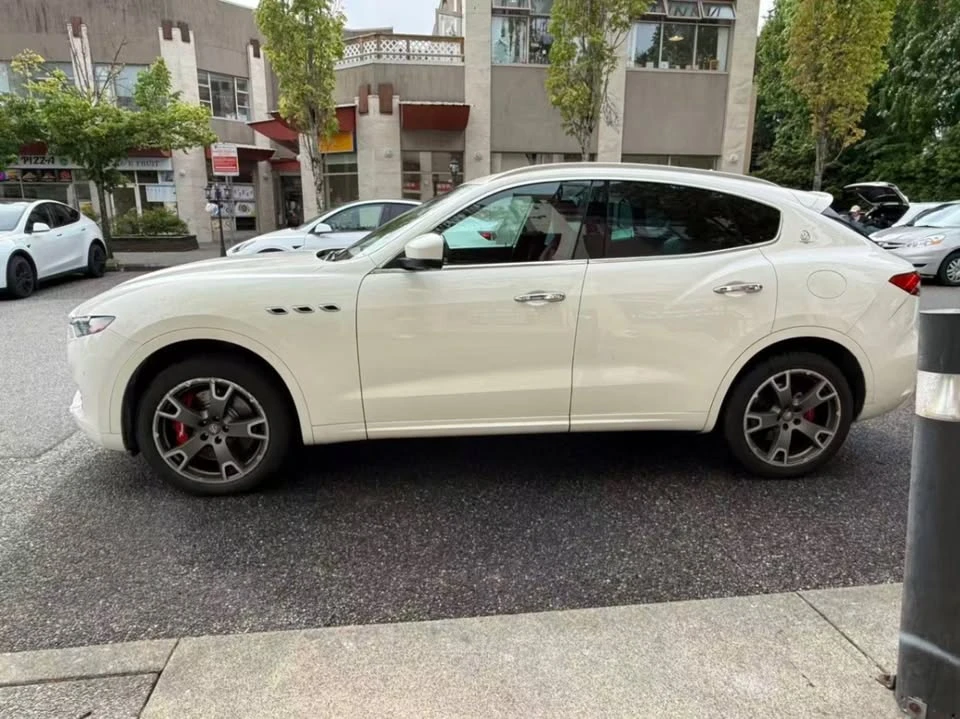 2017 Maserati Levante - Image 7 of 16