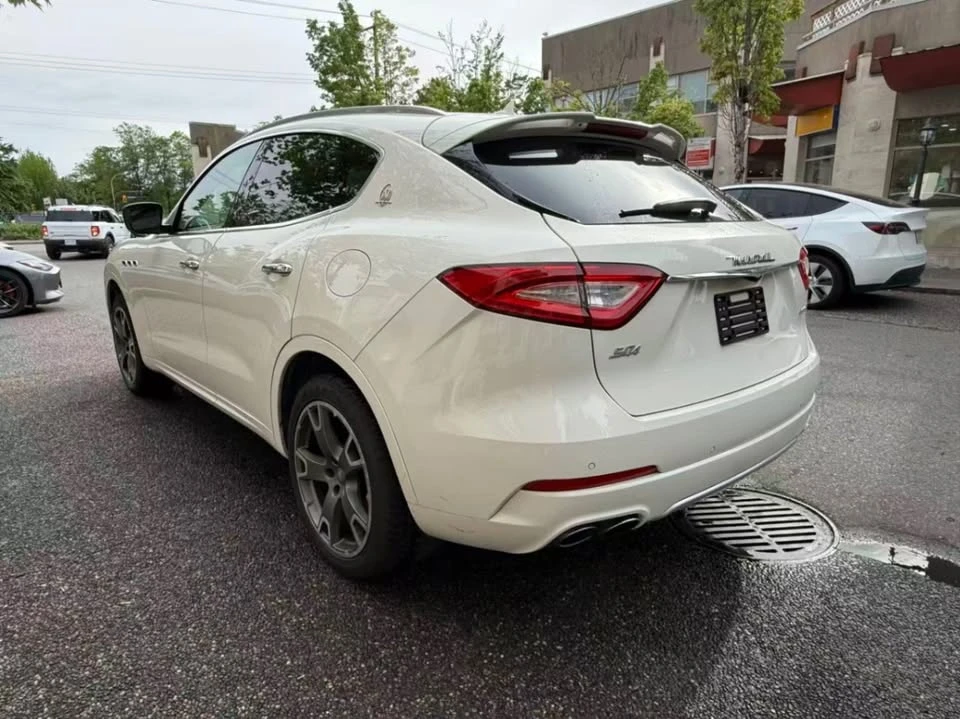 2017 Maserati Levante - Image 6 of 16