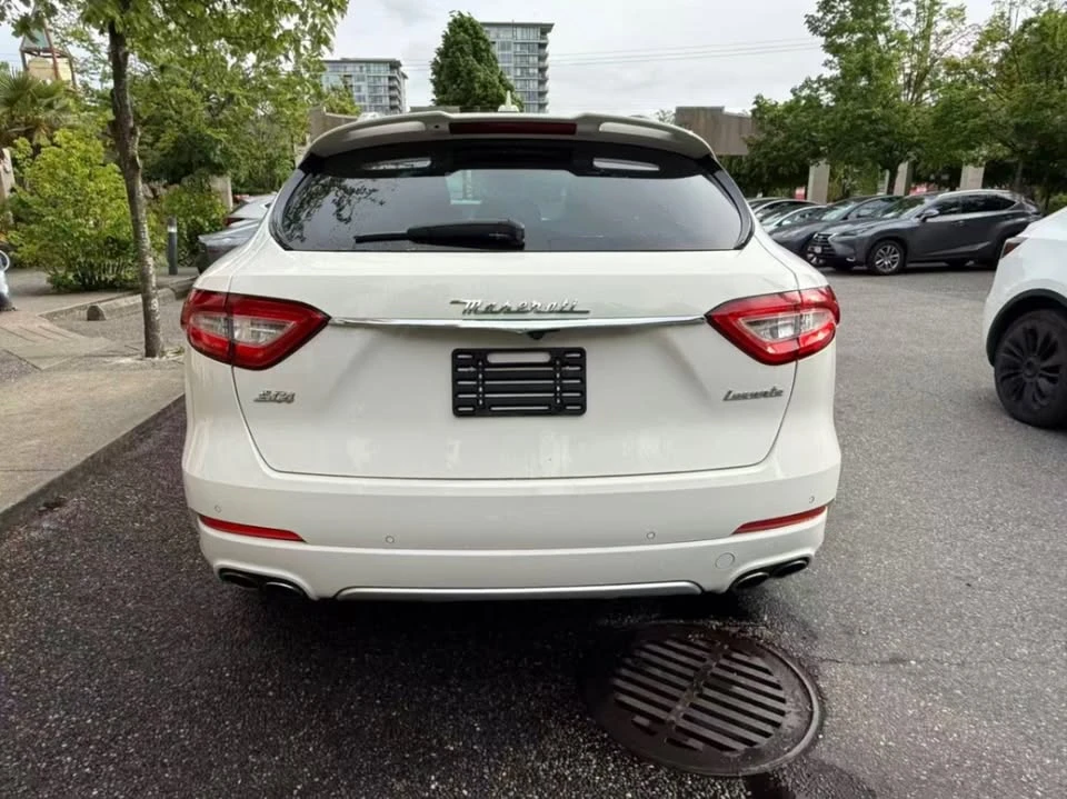 2017 Maserati Levante - Image 5 of 16