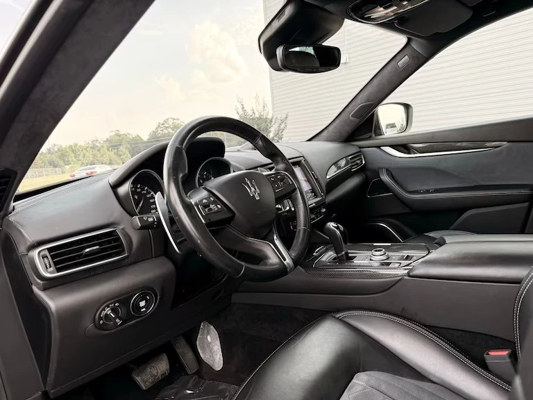2017 Maserati Levante - Image 7 of 19