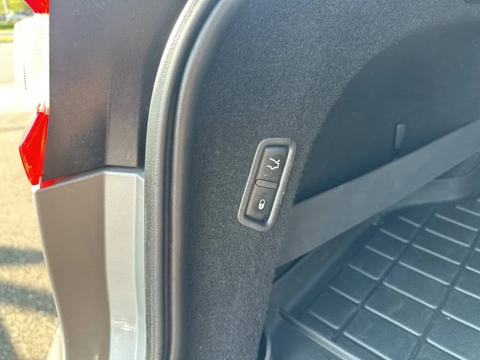 2017 Maserati Levante - Image 7 of 20