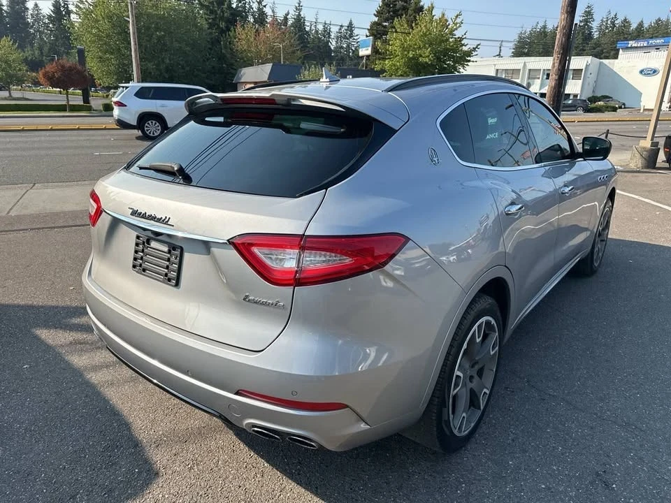 2017 Maserati Levante - Image 8 of 20