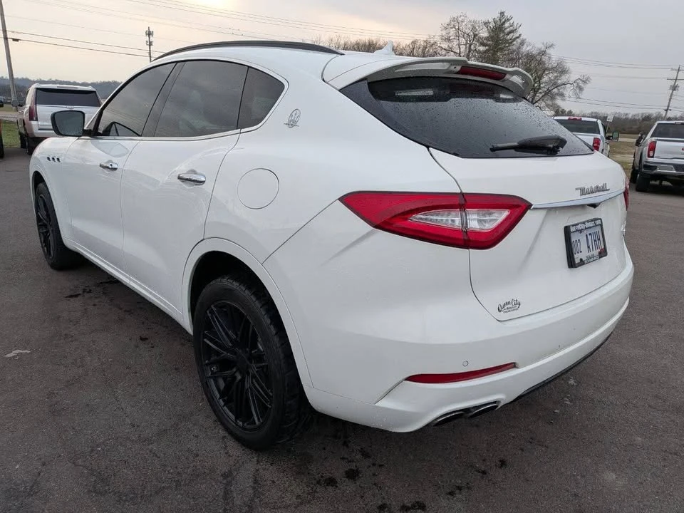 2017 Maserati Levante - Image 3 of 19