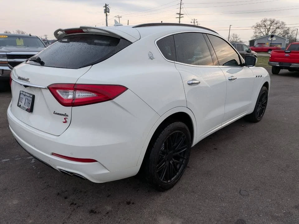 2017 Maserati Levante - Image 7 of 19
