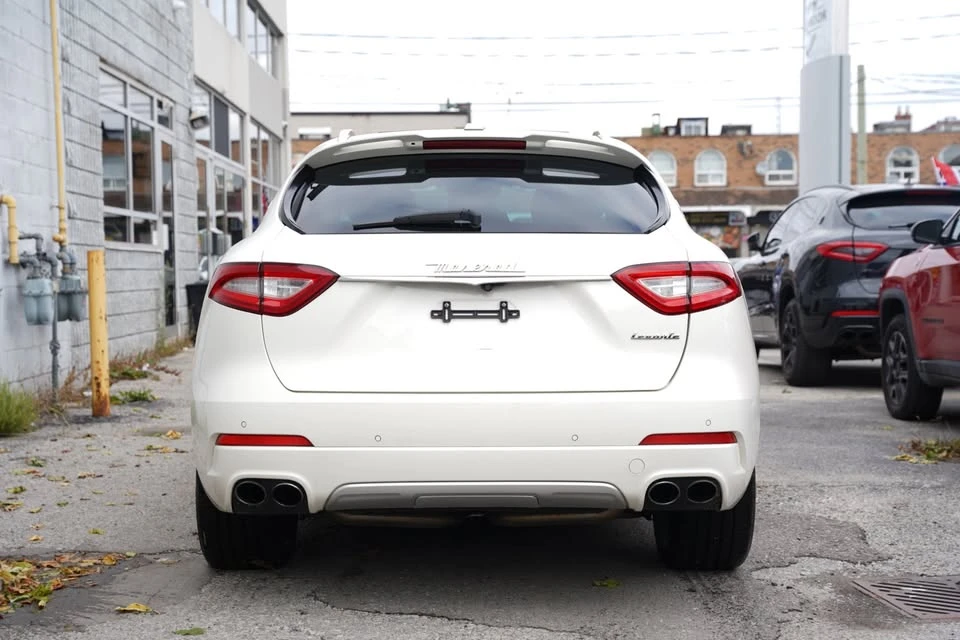 2017 Maserati Levante - Image 5 of 18