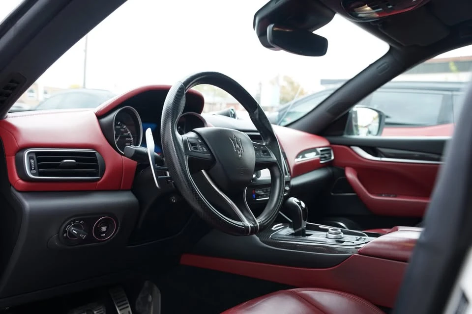 2017 Maserati Levante - Image 10 of 18