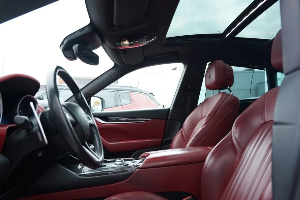 2017 Maserati Levante - Image 11 of 18