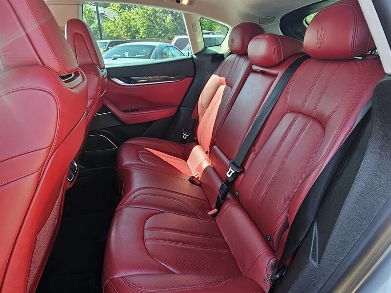 2017 Maserati Levante - Image 11 of 18