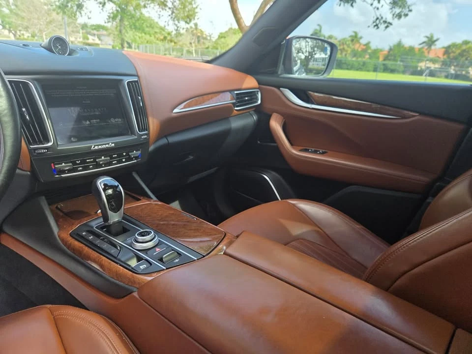 2017 Maserati Levante - Image 8 of 15