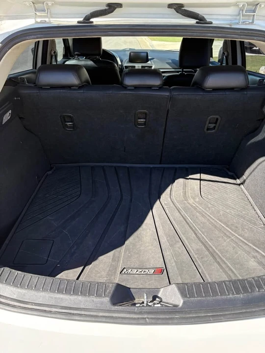 2017 Mazda - Image 7 of 7