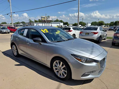2017 Mazda Mazda3 i Touring Hatchback