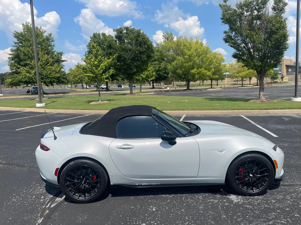 2017 Mazda ND MX-5 Miata - Image 27 of 31