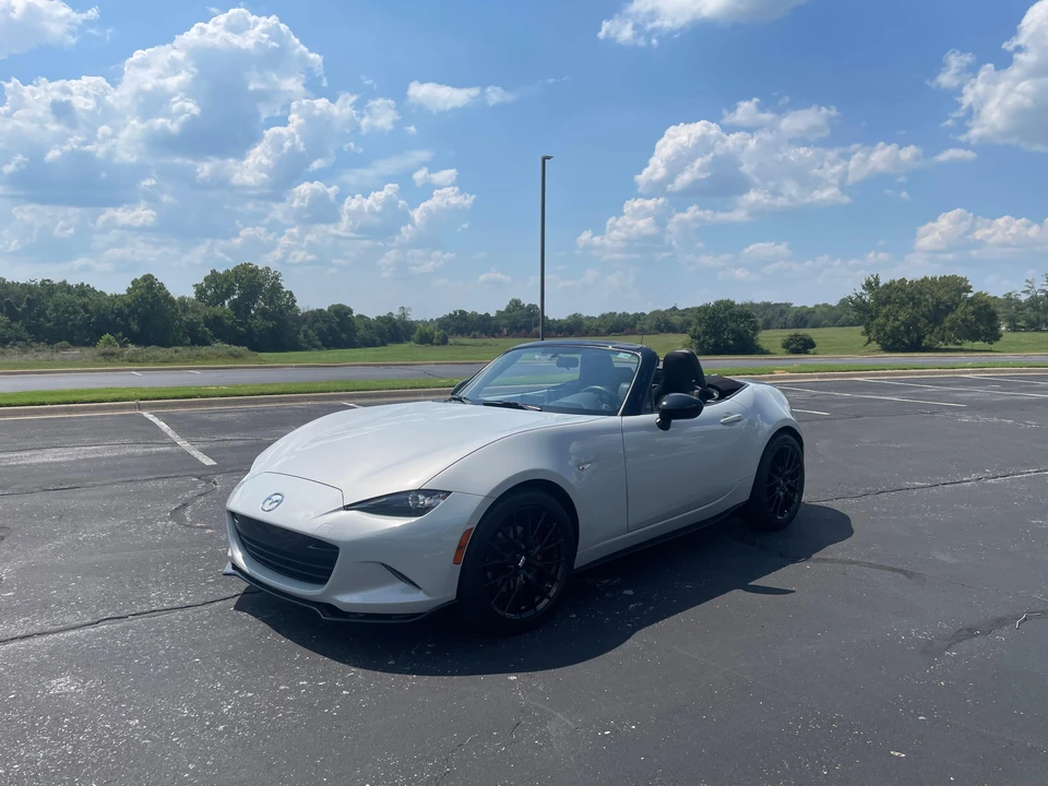 2017 Mazda ND MX-5 Miata - Image 8 of 31