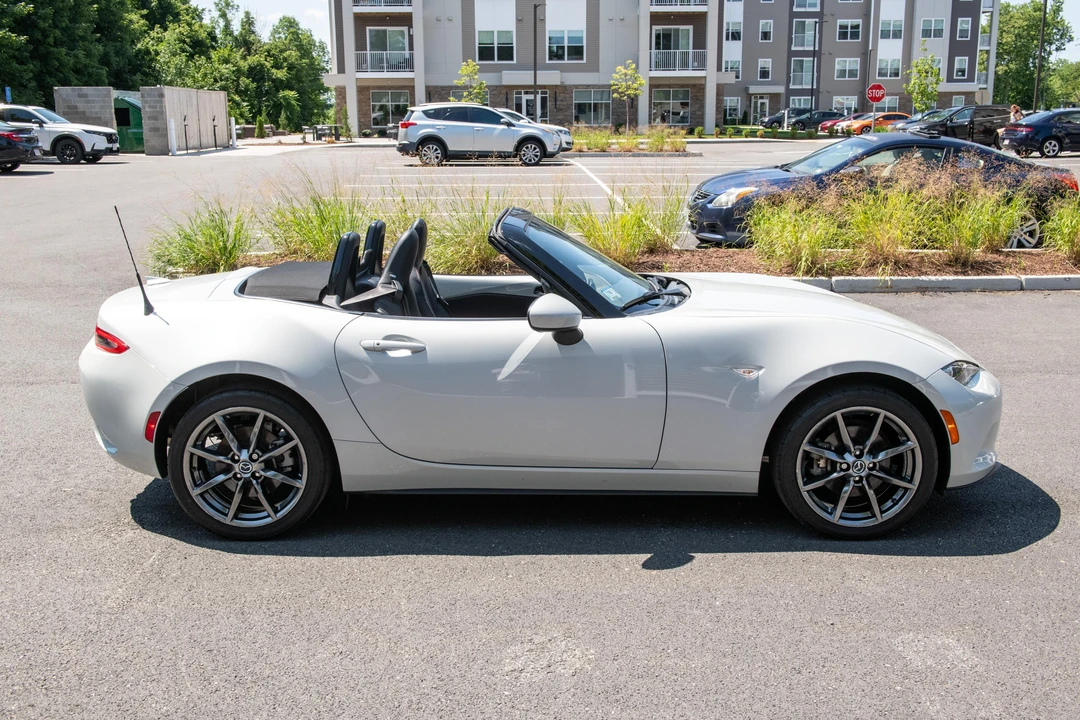 2017 Mazda ND MX-5 Miata - Image 8 of 31