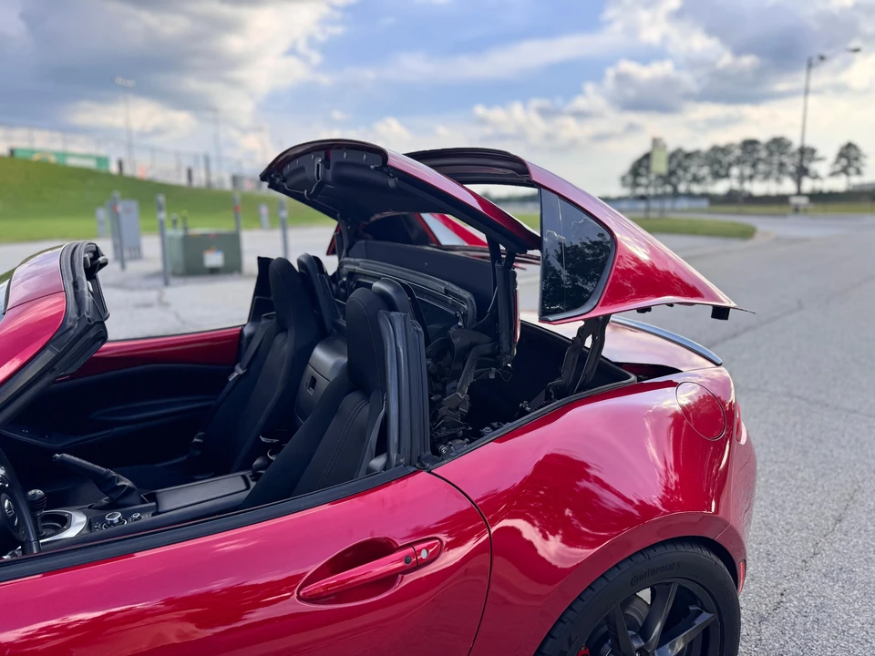 2017 Mazda ND MX-5 Miata - Image 17 of 31