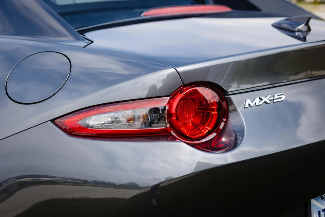 2017 Mazda ND MX-5 Miata - Image 18 of 31