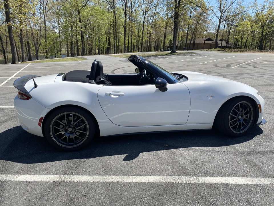 2017 Mazda ND MX-5 Miata - Image 17 of 31