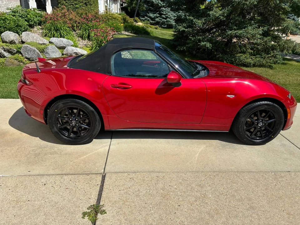2017 Mazda ND MX-5 Miata - Image 8 of 19
