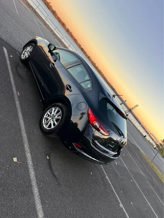 2017 Mazda Mazda 3 3rd Gen - Image 4 of 12