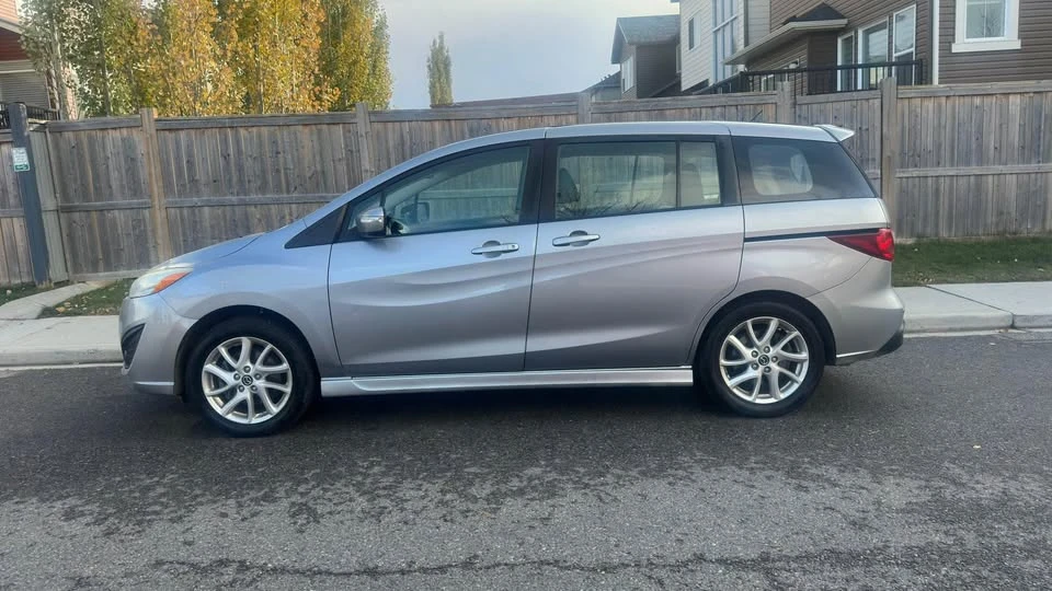 2017 Mazda Mazda 5 - Image 4 of 13