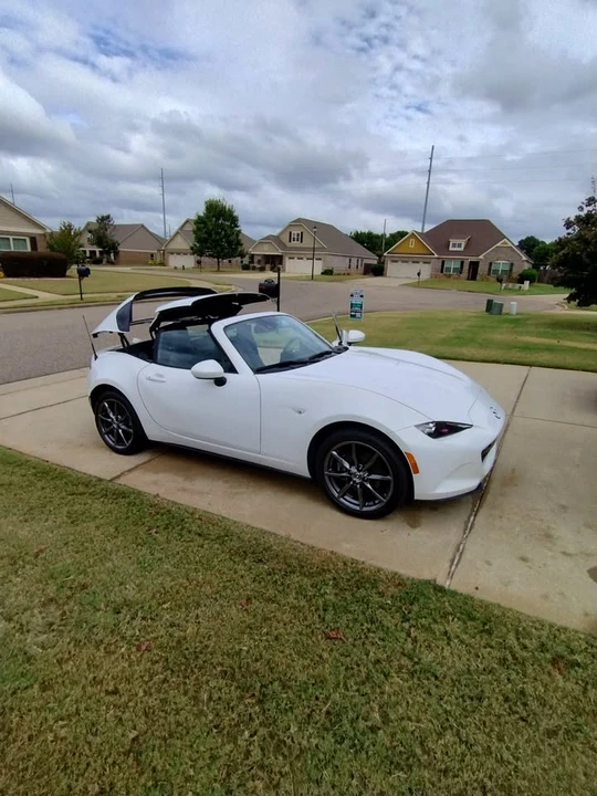 2017 Mazda ND MX-5 Miata - Image 2 of 4