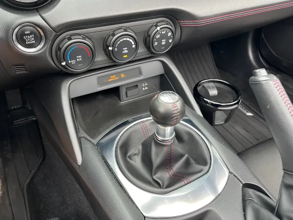 2017 Mazda ND MX-5 Miata - Image 4 of 8