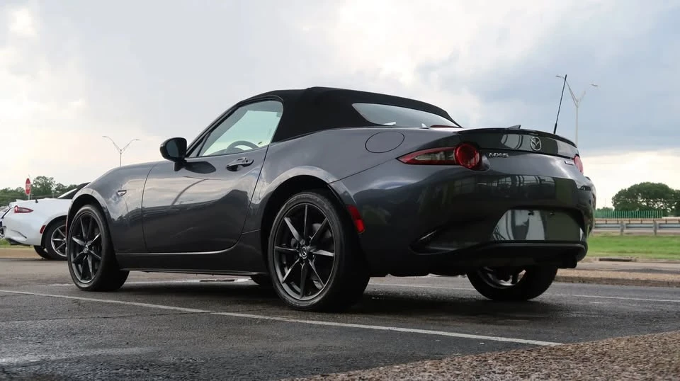 2017 Mazda ND MX-5 Miata - Image 13 of 20