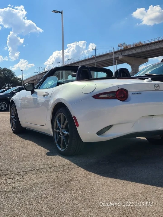 2017 Mazda ND MX-5 Miata - Image 15 of 15