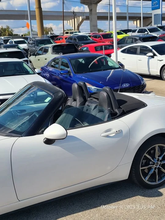 2017 Mazda ND MX-5 Miata - Image 14 of 15