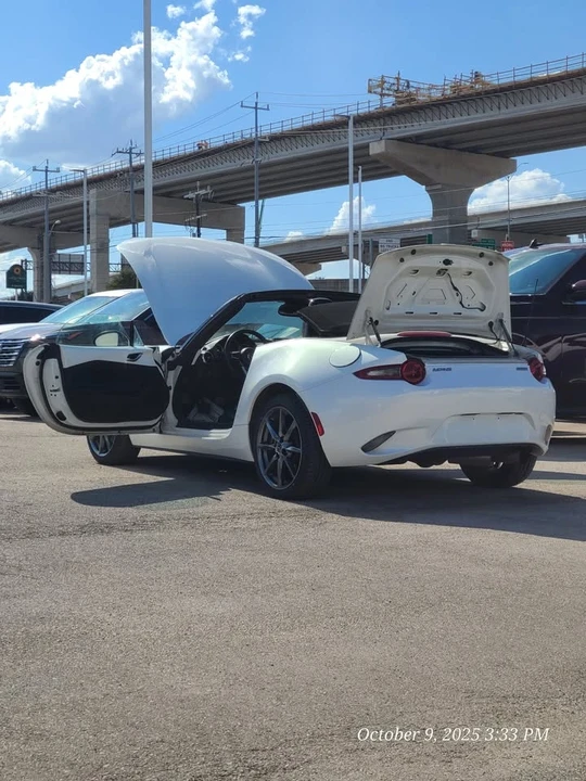 2017 Mazda ND MX-5 Miata - Image 10 of 15