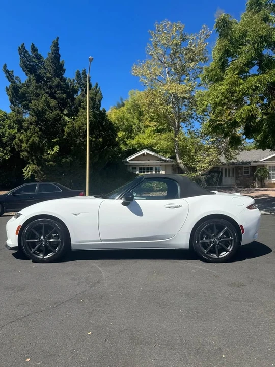 2017 Mazda ND MX-5 Miata - Image 3 of 10