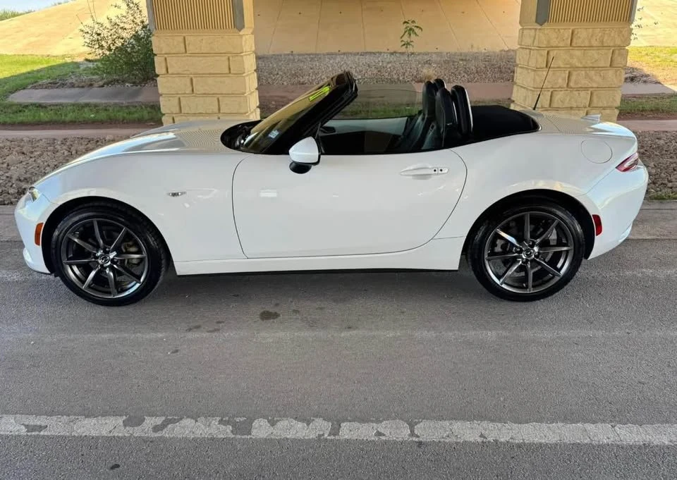 2017 Mazda ND MX-5 Miata - Image 3 of 4