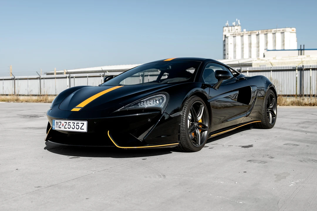 2017 McLaren 570S - Image 3 of 16