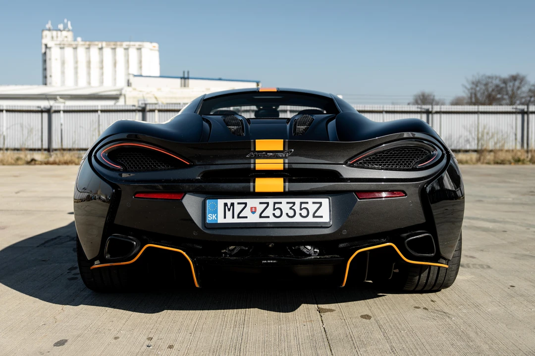 2017 McLaren 570S - Image 6 of 16