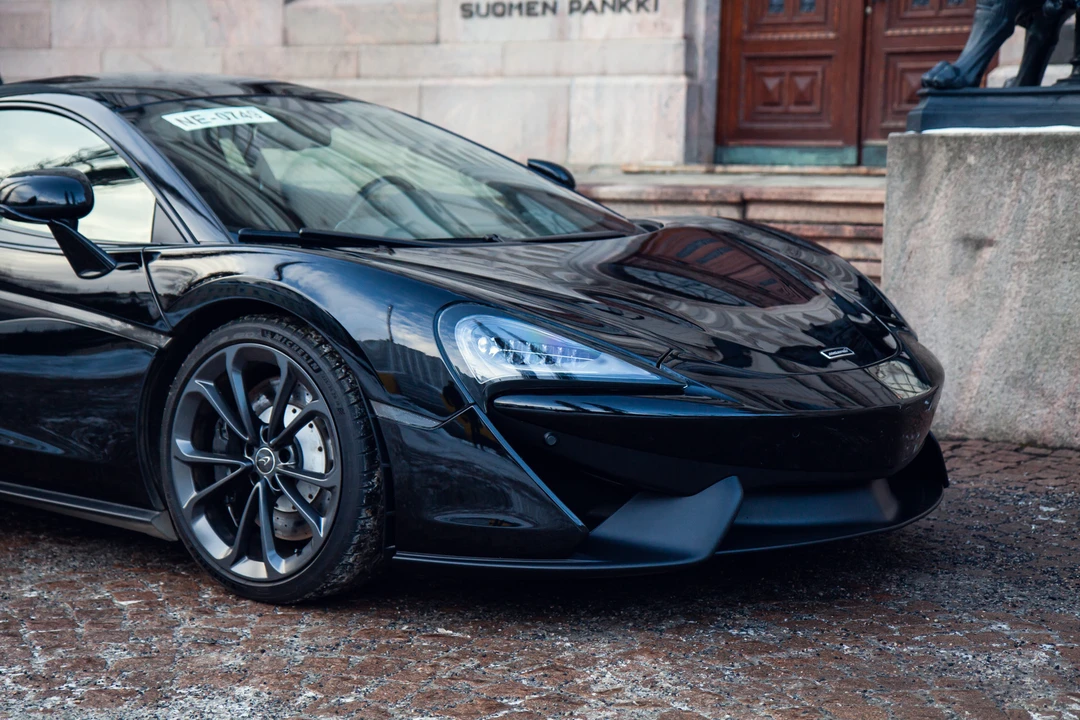 2017 McLaren 570S - Image 17 of 31