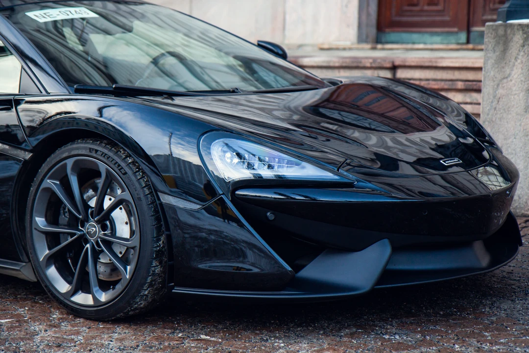 2017 McLaren 570S - Image 18 of 31