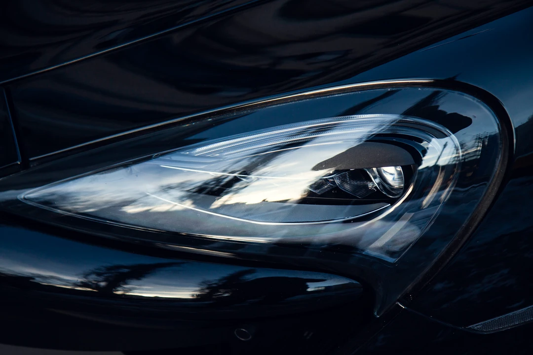 2017 McLaren 570S - Image 25 of 31