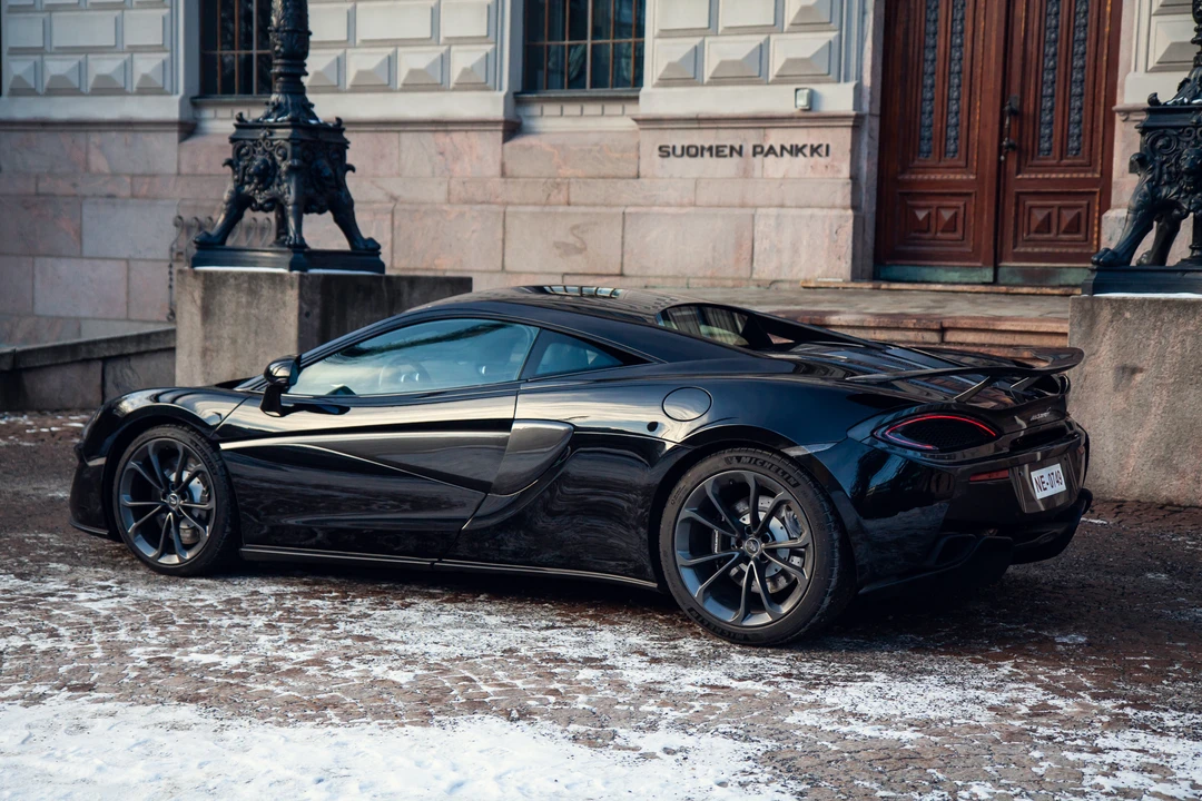2017 McLaren 570S - Image 5 of 31