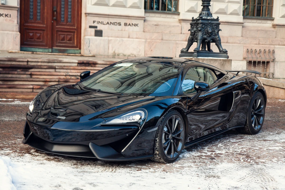 2017 McLaren 570S - Image 2 of 31