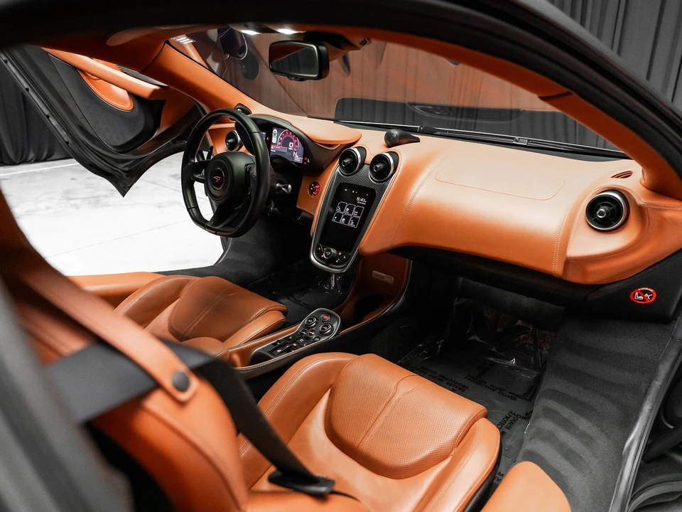 2017 McLaren 570S - Image 5 of 31