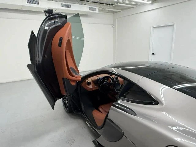 2017 McLaren 570S - Image 16 of 31