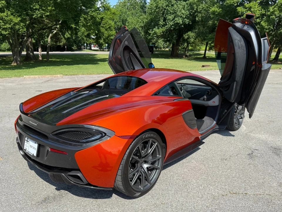 2017 McLaren 570S - Image 3 of 12
