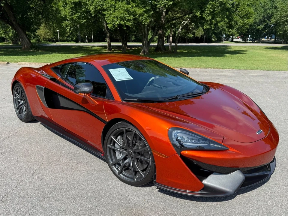 2017 McLaren 570S - Image 9 of 12