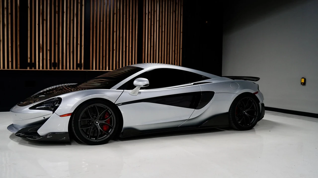 2017 McLaren 570S - Image 2 of 21