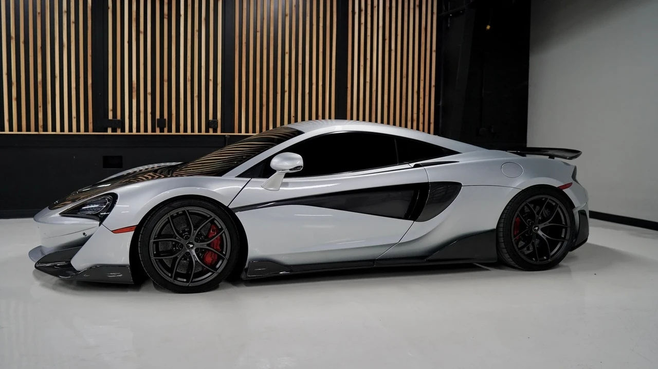 2017 McLaren 570S - Image 5 of 21
