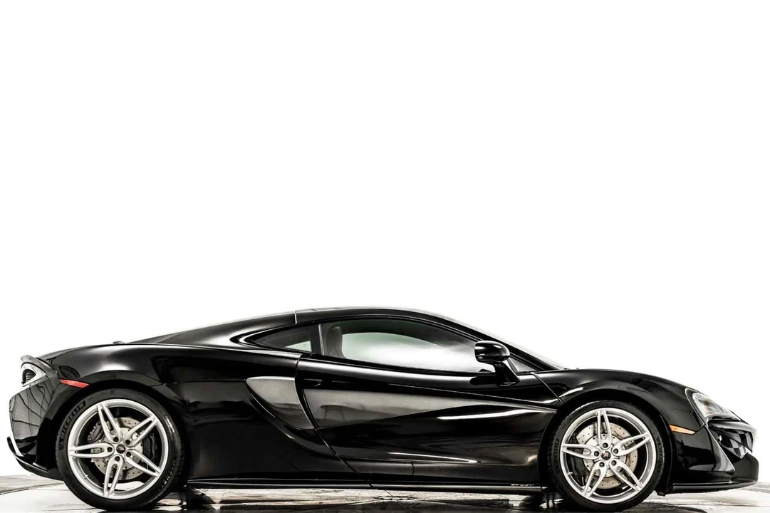 2017 McLaren 570 - Image 2 of 21
