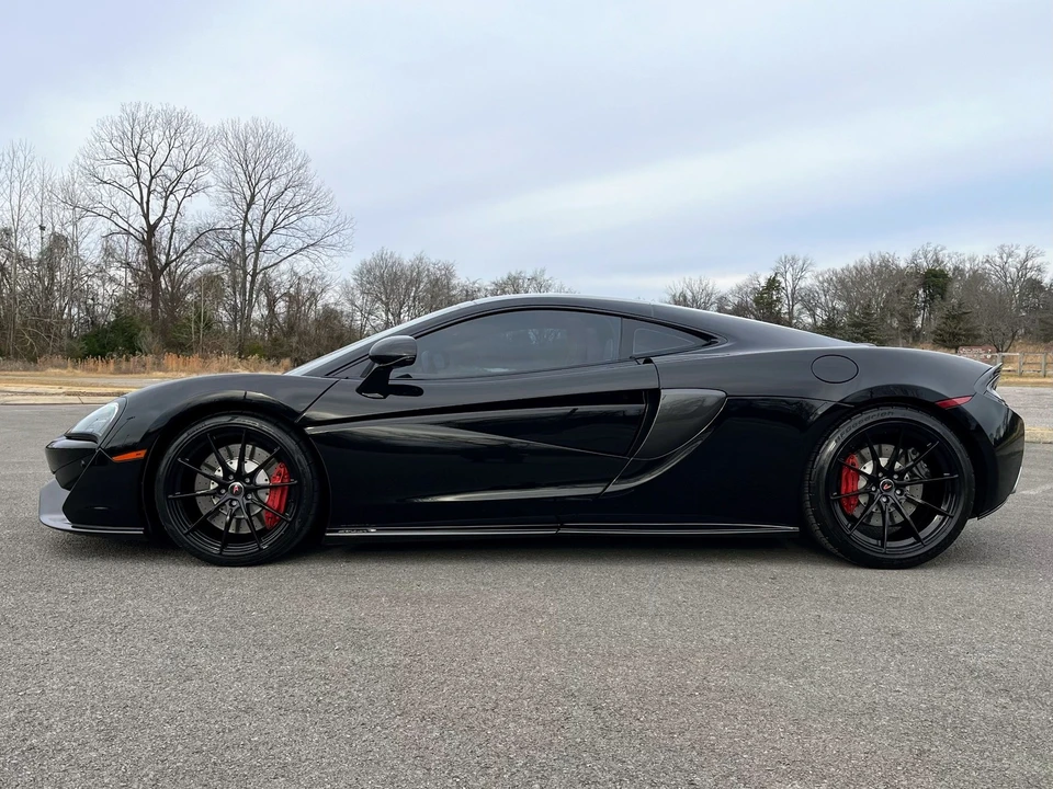 2017 McLaren 570S - Image 10 of 21